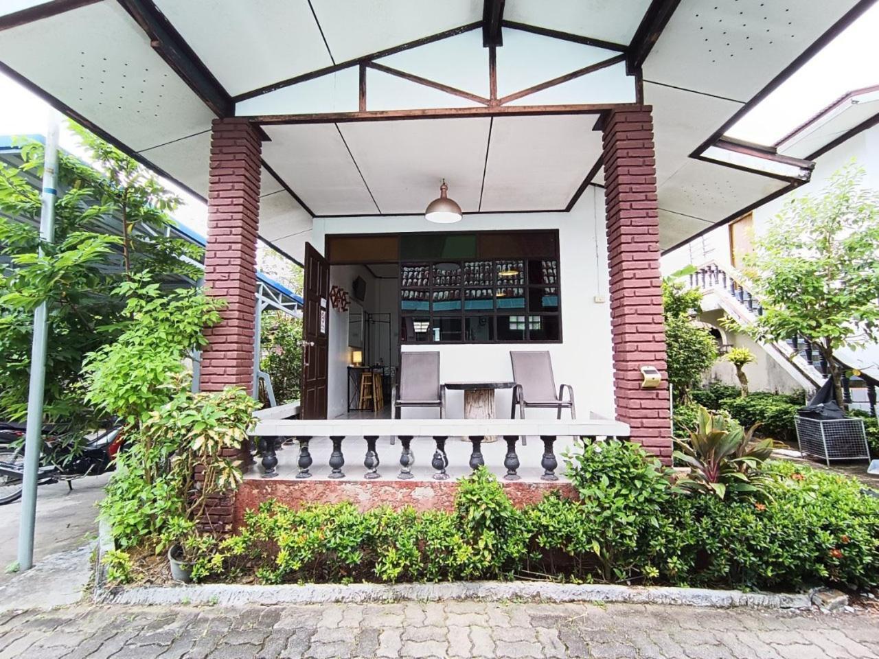 The Naiyanghouse Hotell Nai Yang Beach Exteriör bild