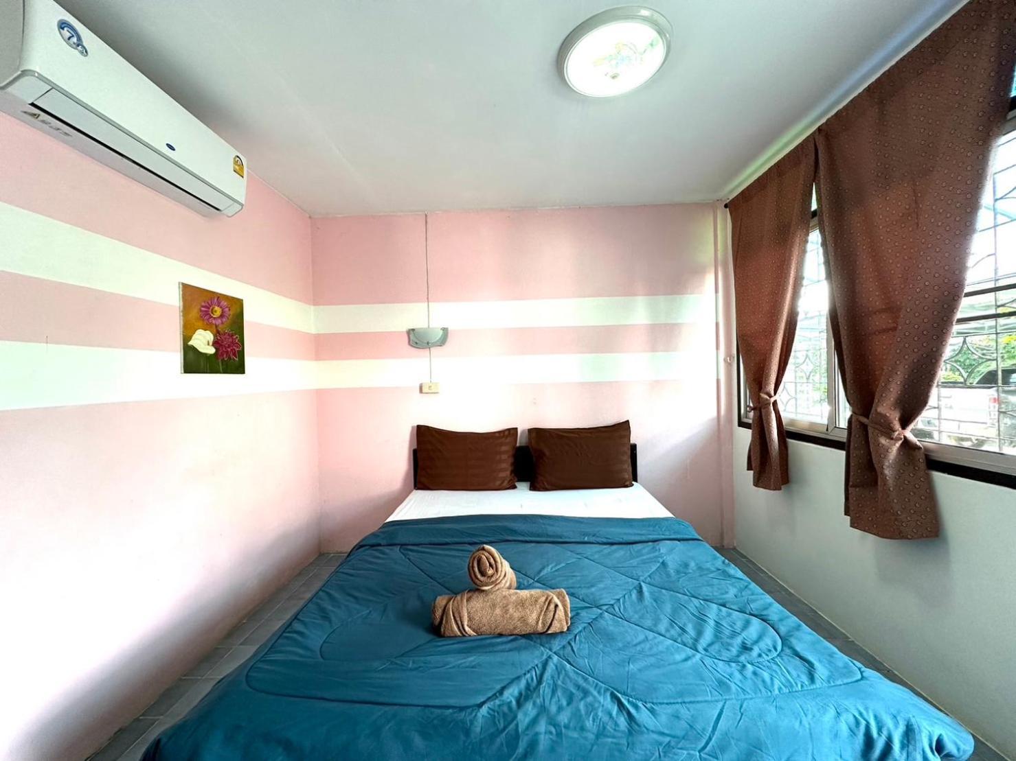 The Naiyanghouse Hotell Nai Yang Beach Exteriör bild